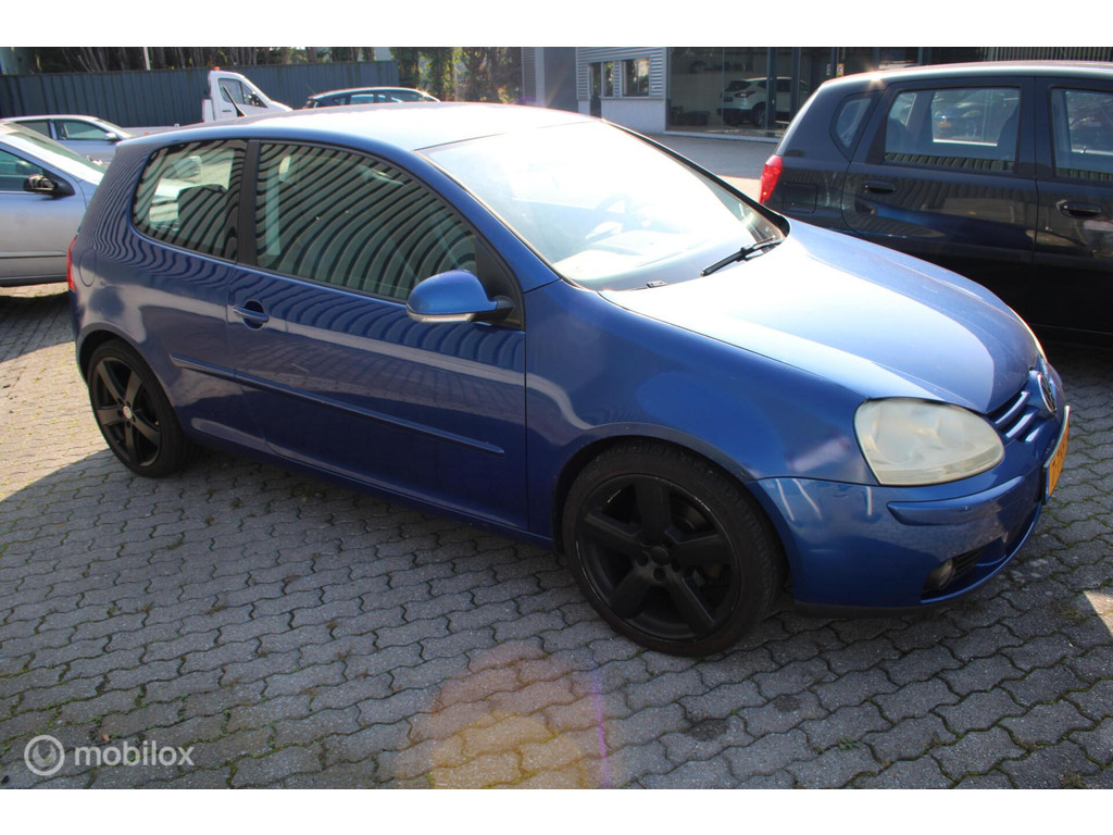 57174328
